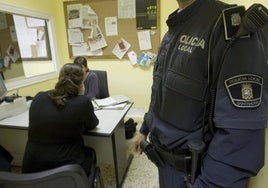 La oficina de protección de la Policía Local de Santander cuando estaba en la calle Castilla.