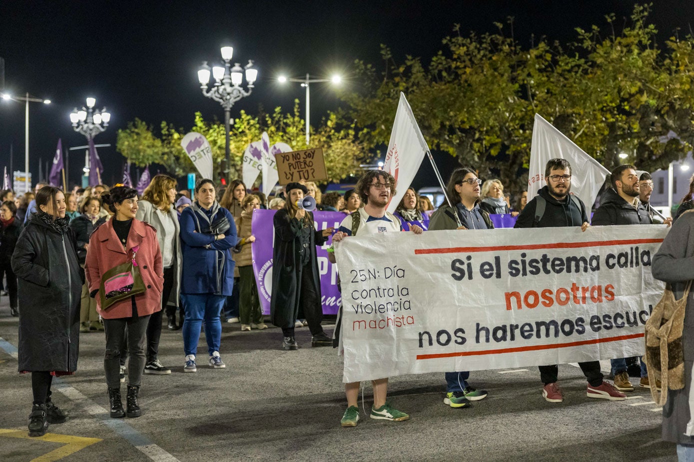 La Policía Local estima que se han manifestado unas 1.500 personas.