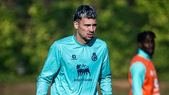 Arana vuelve a entrenar y aspira a entrar en la lista