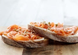 Tosta de salmón y aguacate.