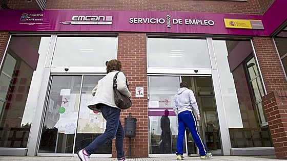 Cantabria sigue en cifras de empleo récord pese a encadenar tres meses de aumento de parados