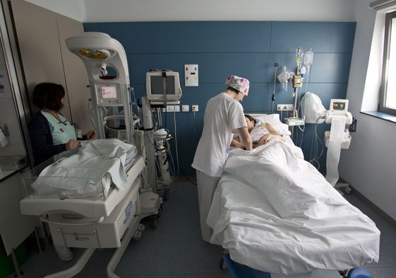 Una de las habitaciones del área de Obstetricia de Valdecilla.