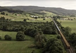 Recreación de un tren llegando a la estación de La Pasiega.