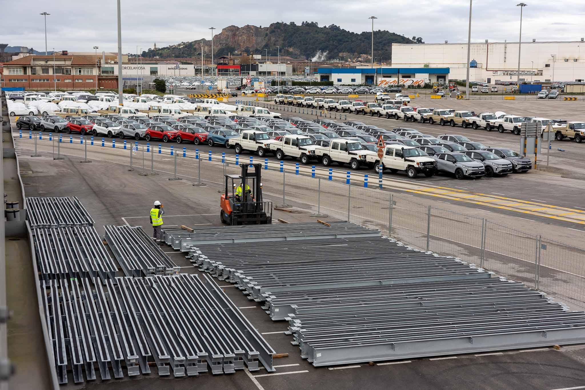 La instalación pasará a tener un total 280.000 metros cuadrados y capacidad para almacenar 12.800 vehículos.