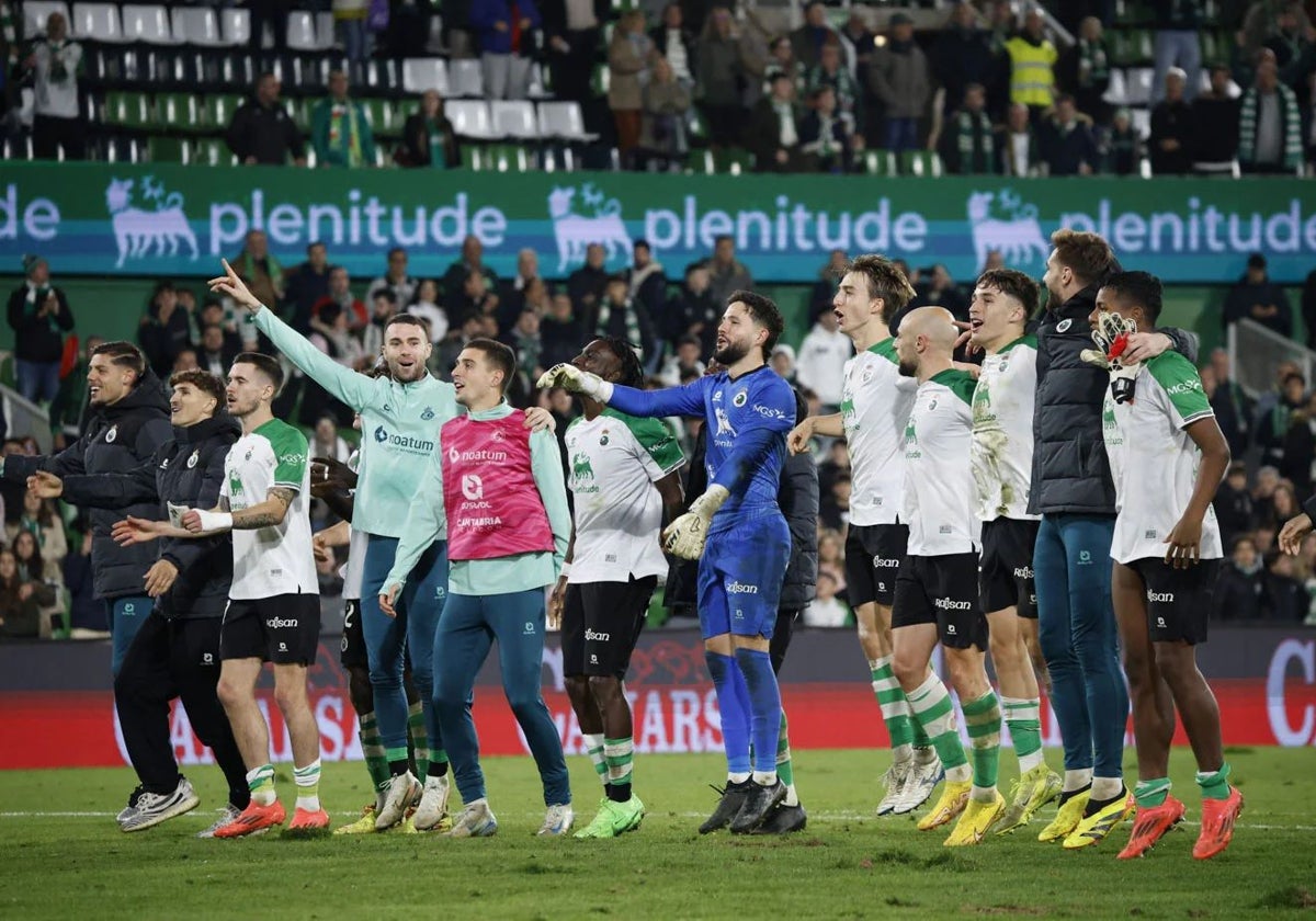 El Racing festeja su victoria en el partido de Copa ante el Sporting.