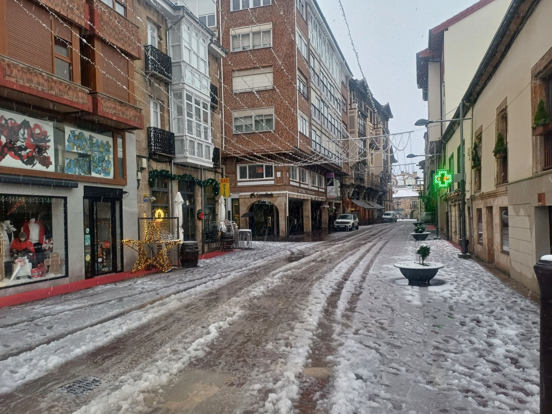 Es la primera vez en esta temporada que Reinosa amanece nevada