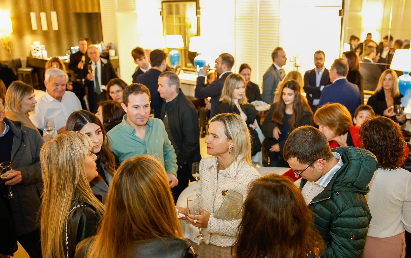 Algunos de los asistentes a la XXXI Gala de la Asociación de Empresarios del Camping de Cantabria celebrada este martes en el Gran Hotel Sardinero, en Santander.