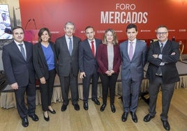 Desde la izquierda, Jordi Guasch, Begoña Martínez, Luis Revenga, Manuel Iturbe, Laura Velasco, Gerardo Puerta e Iñigo Noriega.