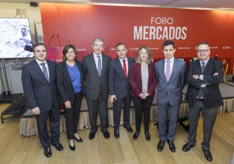 Desde la izquierda, Jordi Guasch, Begoña Martínez, Luis Revenga, Manuel Iturbe, Laura Velasco, Gerardo Puerta e Iñigo Noriega.