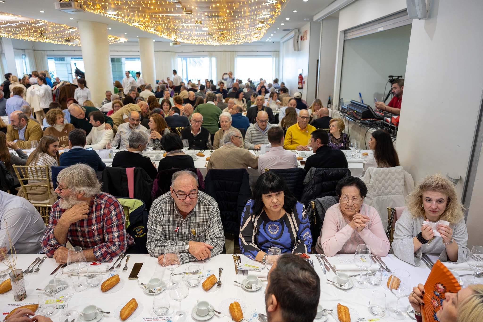 El Hotel Milagros Golf de Mogro ha acogido la tradicional comida navideña del PRC.