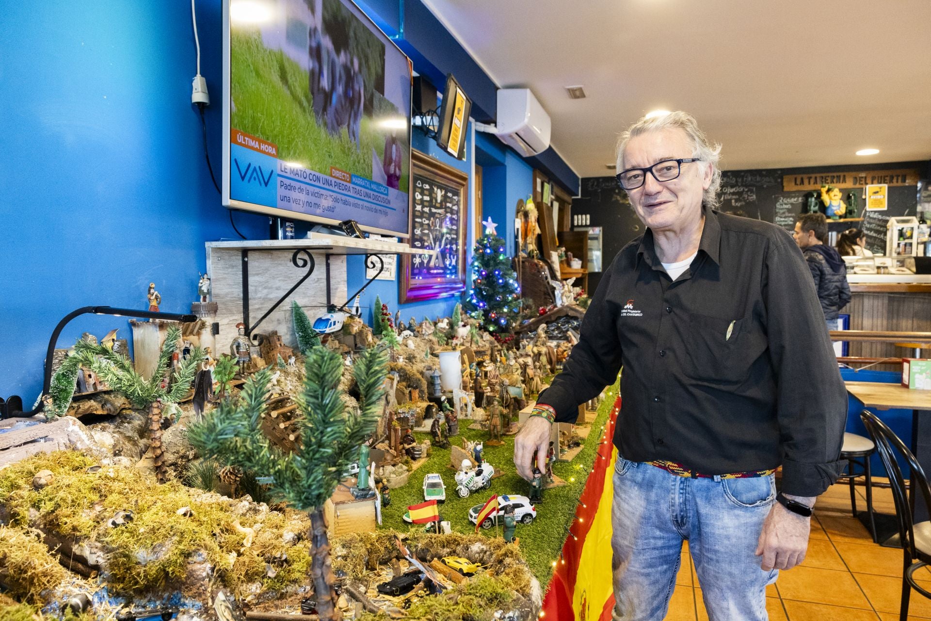 Manolo Quevedo está al frente de La Taberna del Puerto.