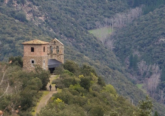 Dos senderistas durante la caminata,