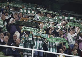 La afición del Racing, antes del partido contra el Mirandés.