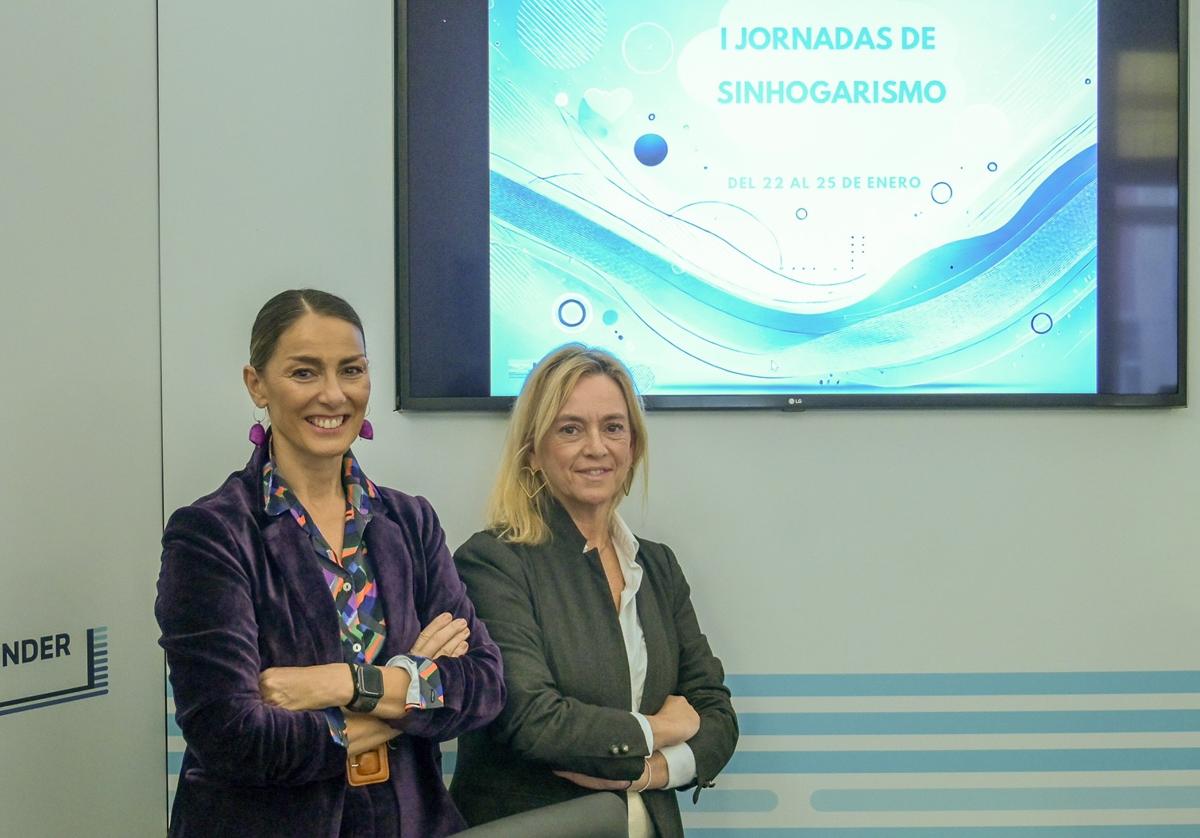 La concejala de Servicios Sociales, Zulema Gancedo, y María Luisa Peón, directora del centro de acogida Princesa Letizia, en la presentación de las I Jornadas técnicas sobre sinhogarismo del Ayuntamiento.