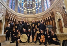 Miembros de A Cappella junto a los músicos que les acompañarán en el concerto.