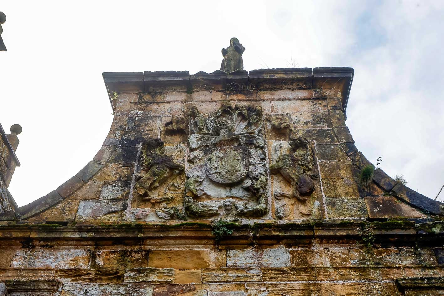 Escudo de los Torre Herrera, uno de los linajes más importantes de Cantabria