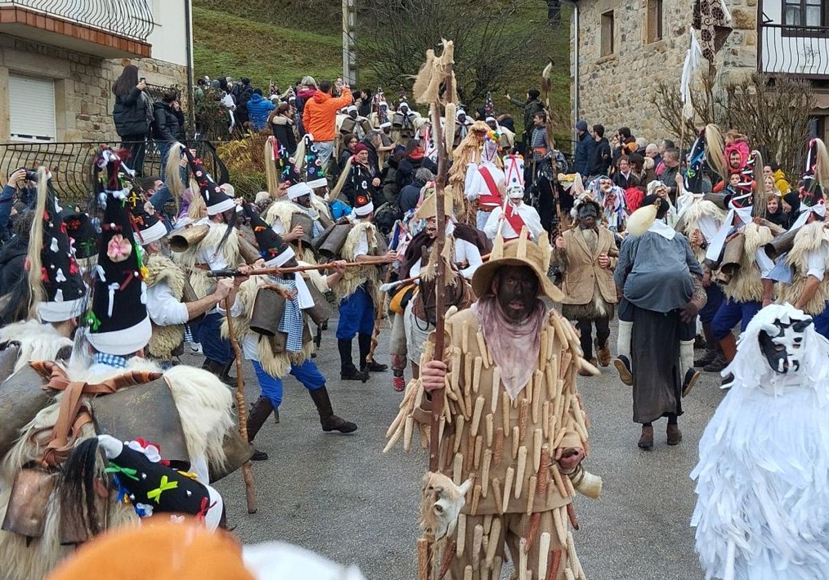 La Vijanera volverá a las calles de Silió el domingo 5 de enero.