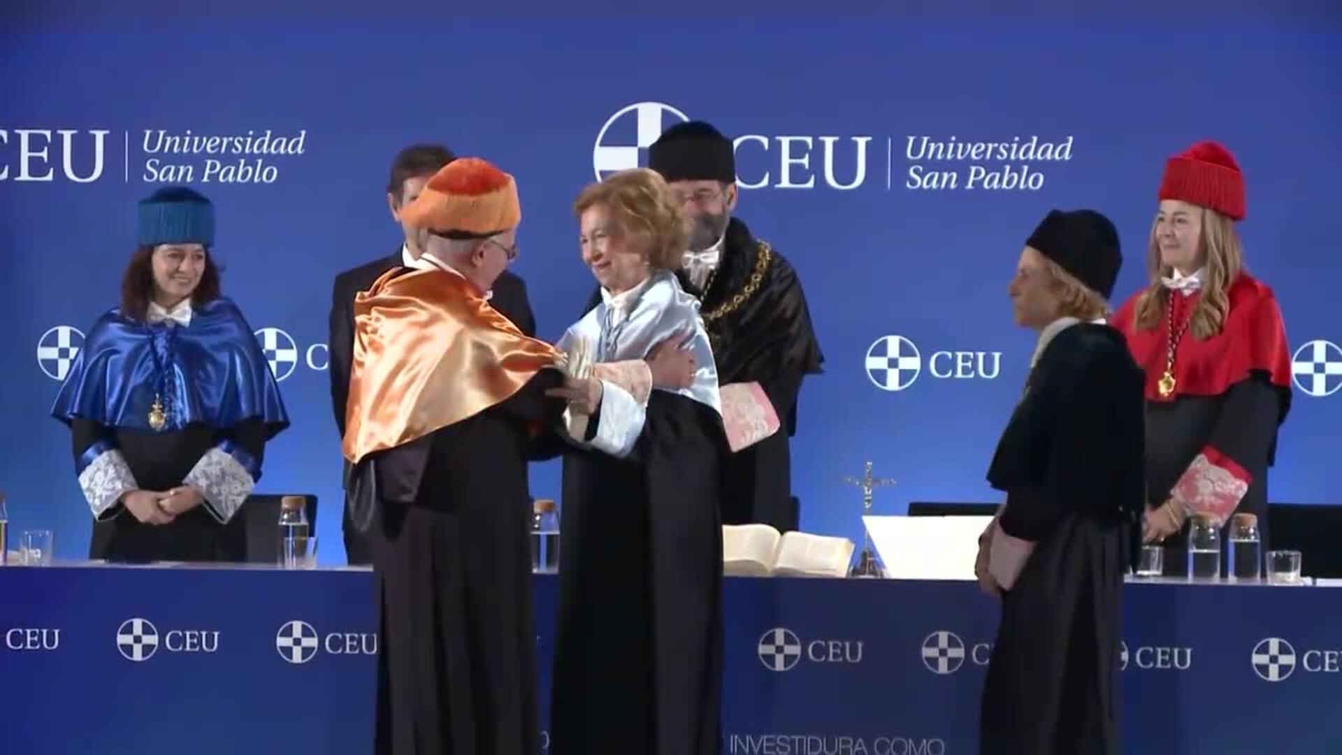 La Reina Sofía, investida Doctora 'Honoris Causa' por su "contribución" a la cultura