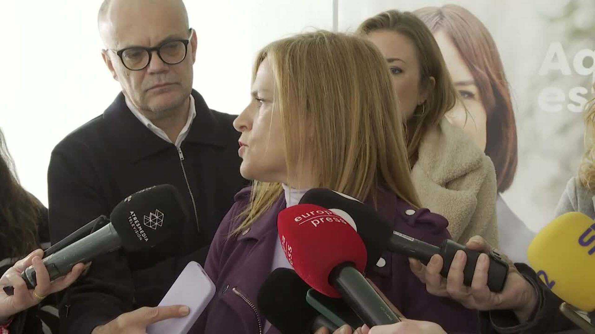 Bernabé critica a Feijóo por alabar la gestión de Mazón en la dana