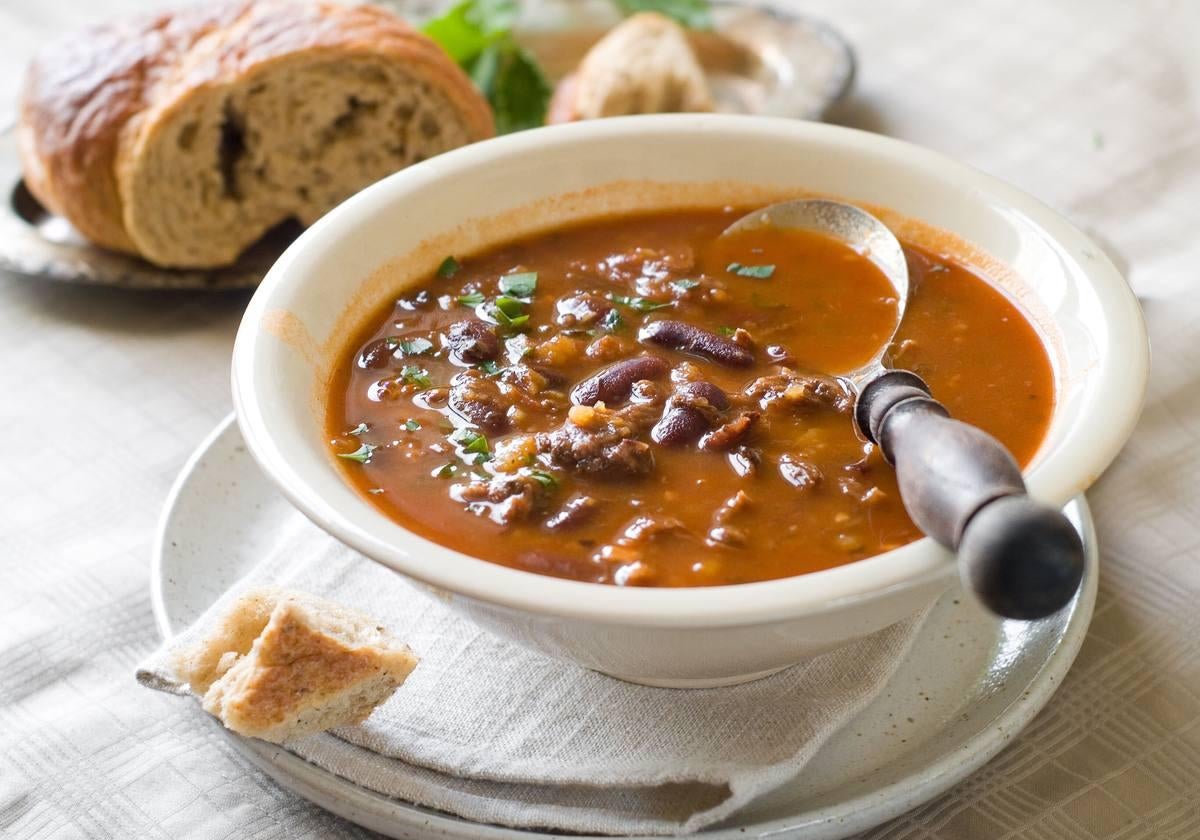 Una sopa rápida de alubias, perfecta para el almuerzo dominical.