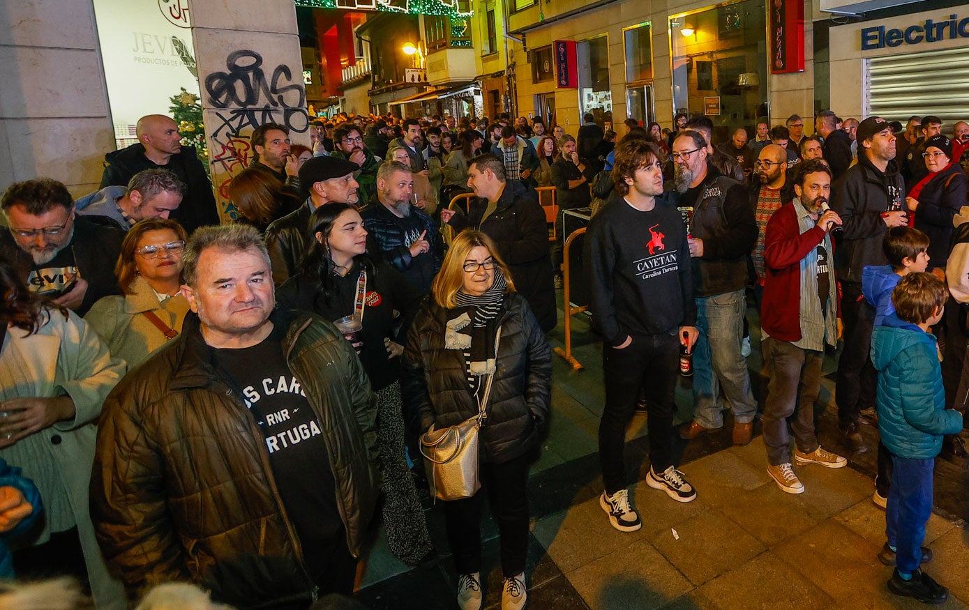 Las actuaciones reunieron a multitud de asistentes.