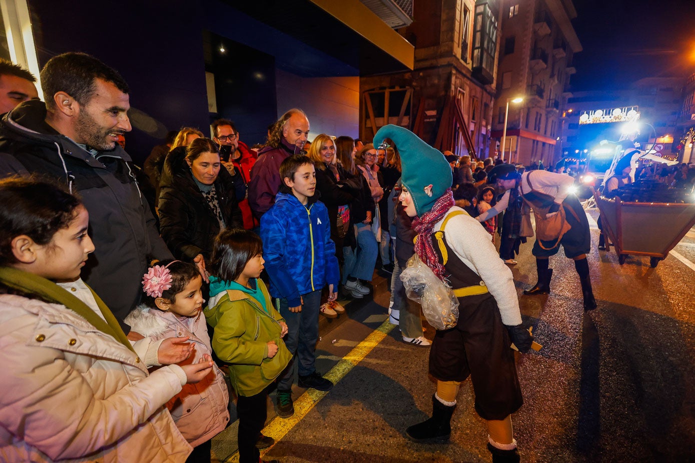 Los pasacalles de los osos, unicornios y pingüinos se cancelaron debido al viento. Tampoco hubo antorchas.