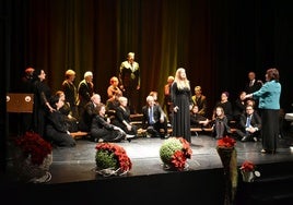 Una de las interpretaciones escenificadas de la Coral de Los Corrales en el concierto solidario con los damnificados por la dana.