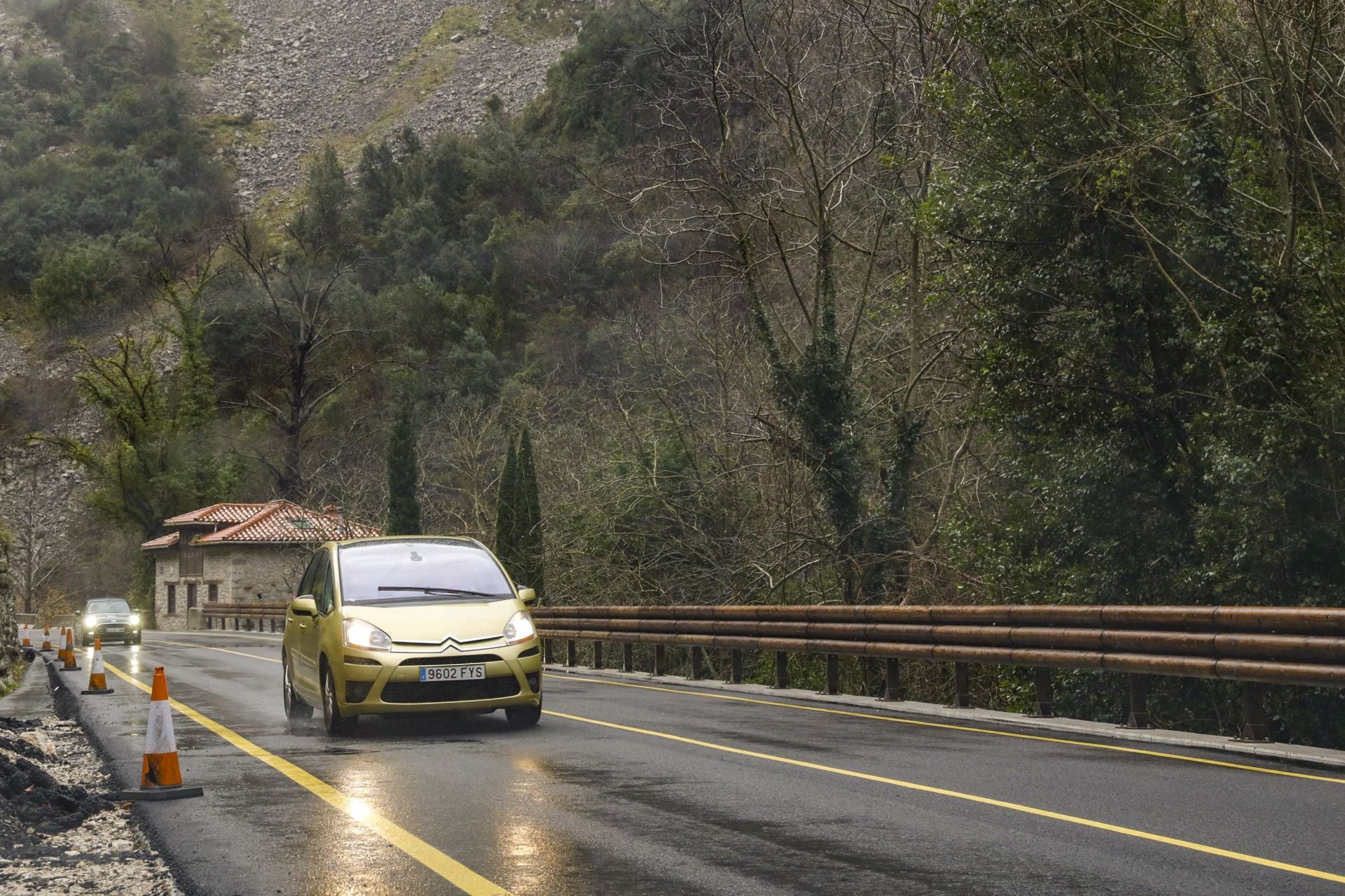 El resultado de la renovación de la carretera a la altura de Estragüeña.