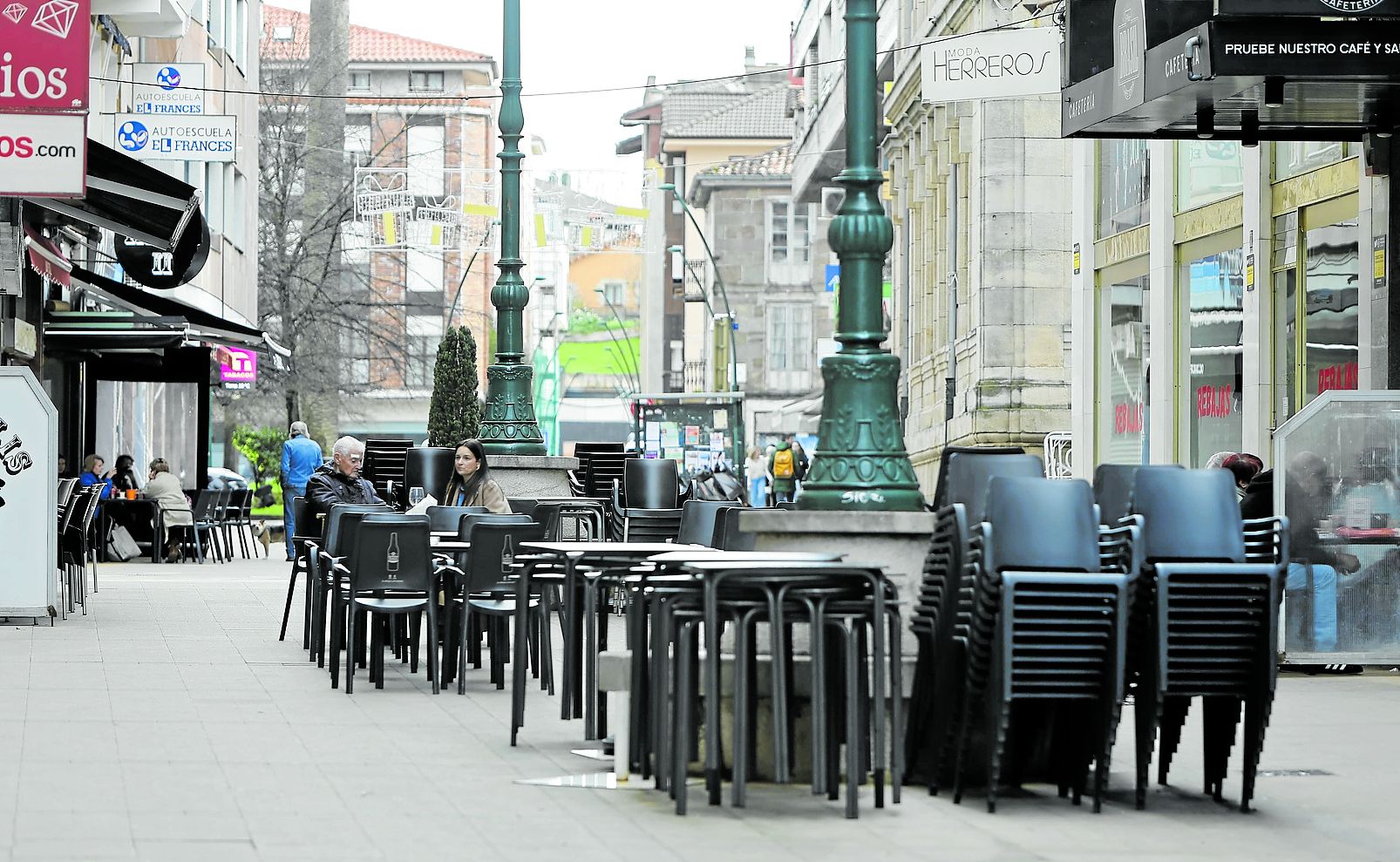 Terraza de un establecimiento hostelero, esta semana, en Torrelavega.