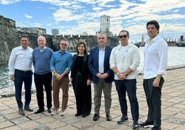 La presidenta Buruaga, junto a los consejeros Arasti y Media, tras la reunión celebrada en Veracruz (México) con los responsables de la empresa Accsa