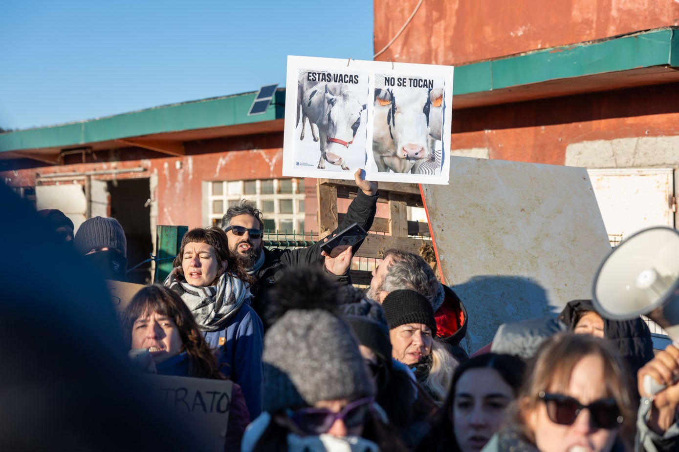 Se corearon varios lemas, entre ellos «estas vacas no se tocan», o «liberación animal»