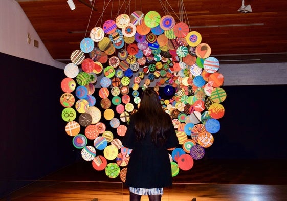 La exposición 'Puntos en el camino' recala en Santilla del Mar