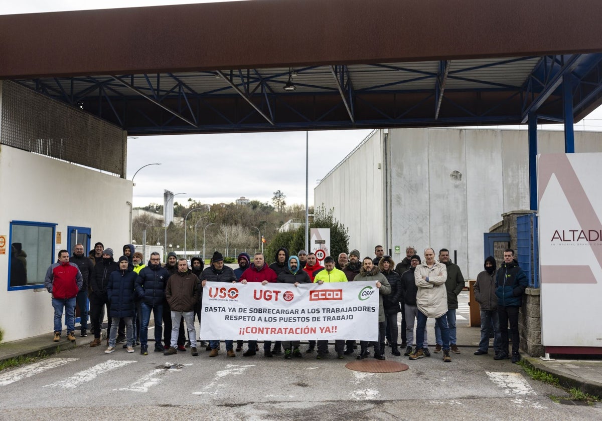 Empleados que acudió a las protestas la primera de las jornadas de huelga que hubo este mes.