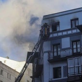 Abilio Lastra, uno de los inquilinos del piso incendiado: «No nos hemos acordado de avisar a los vecinos de arriba»