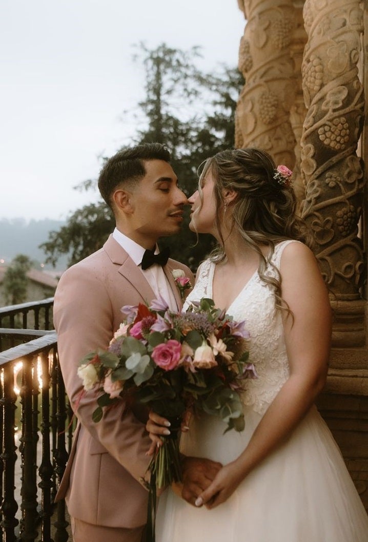 Carmen Marcano y Diego Alejandro Holguin se casaron el 20 de septiembre en el Palacio de Soñanes, Villacarriedo, en una boda muy romántica llena de momentos bonitos.