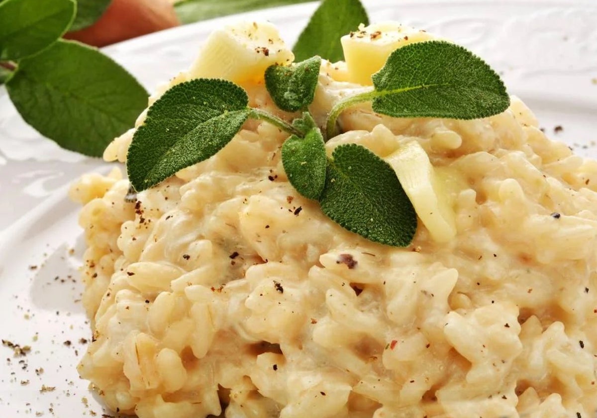 Este risotto es un buen entrante para solucionar una comida o una cena.