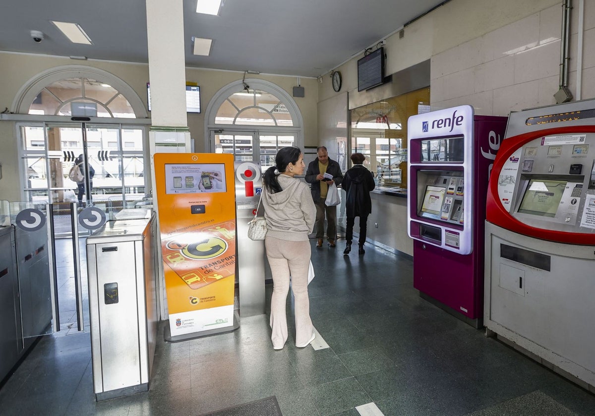 Los usuarios de Cercanías en Cantabria, «indignados» por la eliminación de los descuentos en el tren