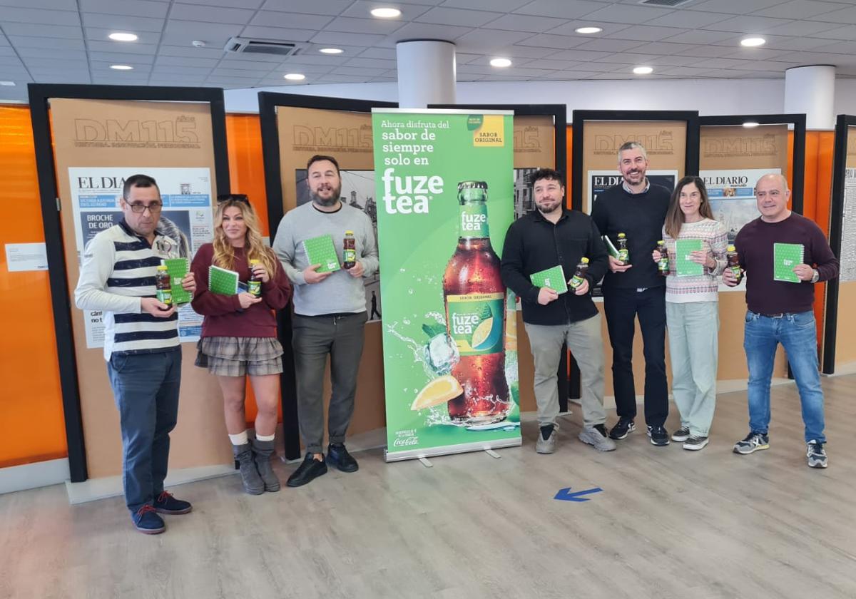 Los responsables de Coca-Cola han felicitado en persona el día del patrón, San Francisco de Sales, a los empleados de El Diario Montañés