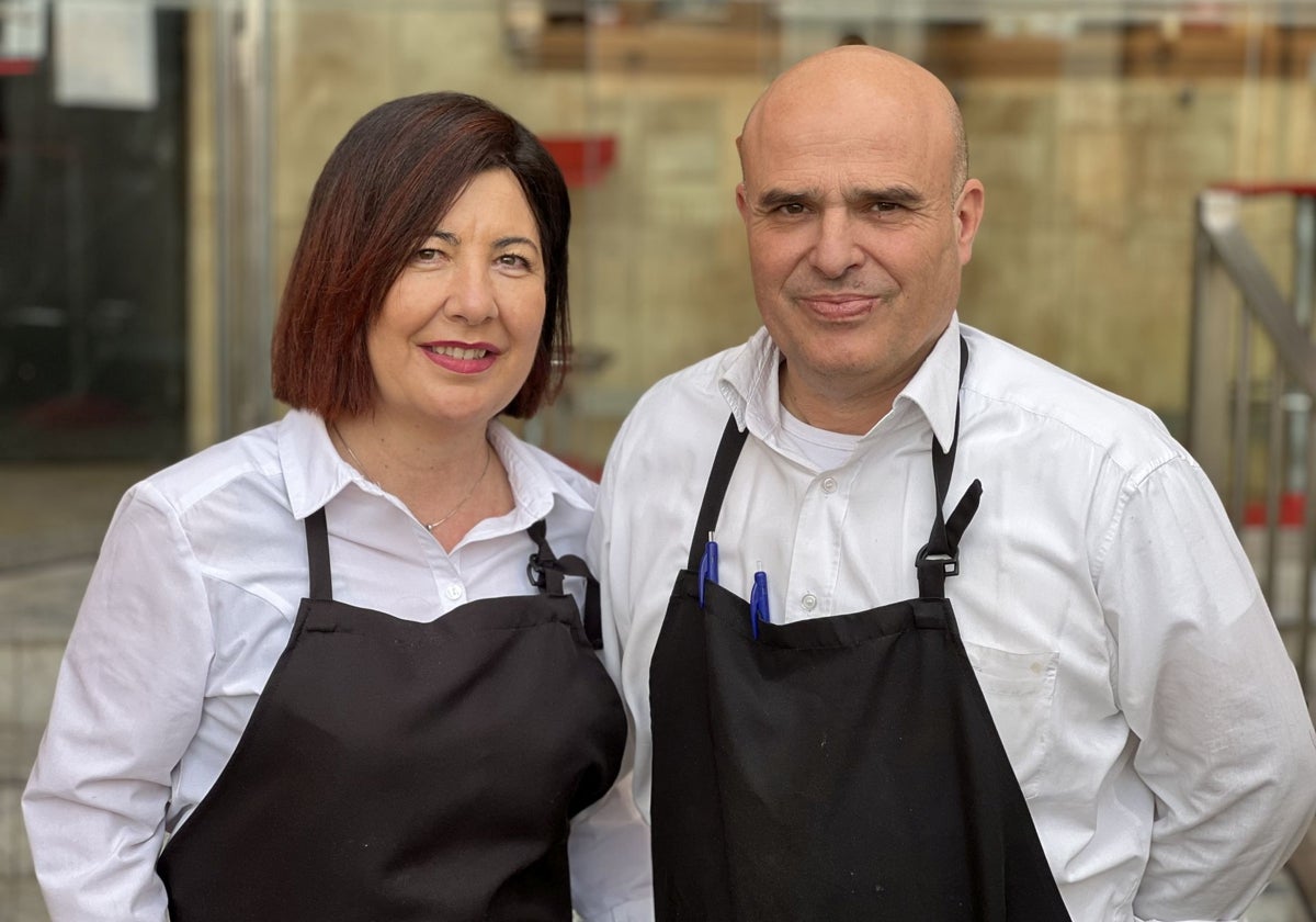 Verónica Gómez y Roberto Ruiz, propietarios del establecimiento, ambos campurrianos.