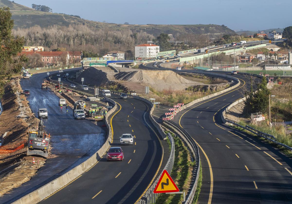 El estado de las obras del ramal de Torrelavega a la altura de Barreda.