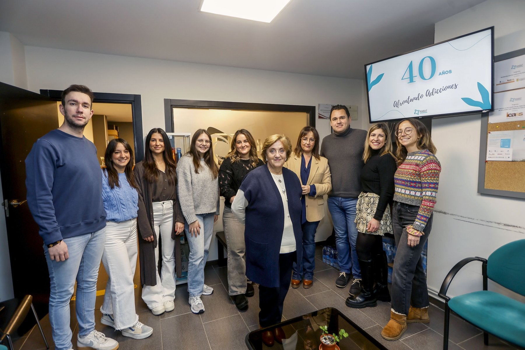 Isidro Pérez, Rocío Arriola, Laura Martínez, María Pérez, Sare Arana, Carmen Terán, Arancha Castañón, Alberto Marchante, María Zarrabeitia y Ana Velarde forman AMAT.