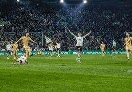 Karrikaburu celebra la victoria ante el Málaga.