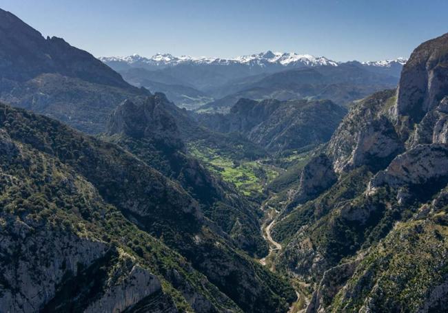 Vista desde lo alto del Monte Hozarco.