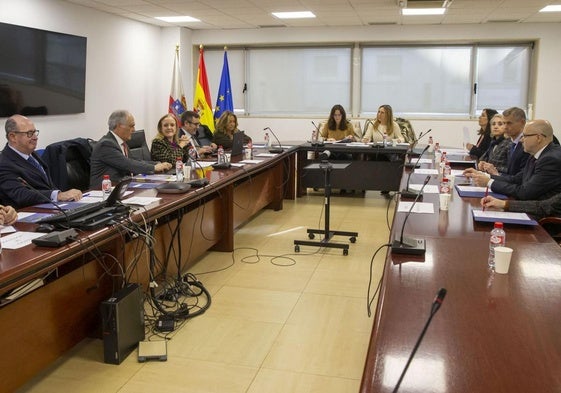 Asistentes a la reunión para hacer balance del Pacto para la Justicia