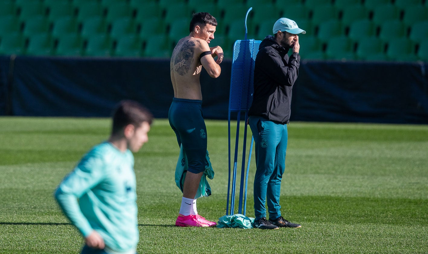 Pablo Álvarez junto a Juan Carlos Arana.