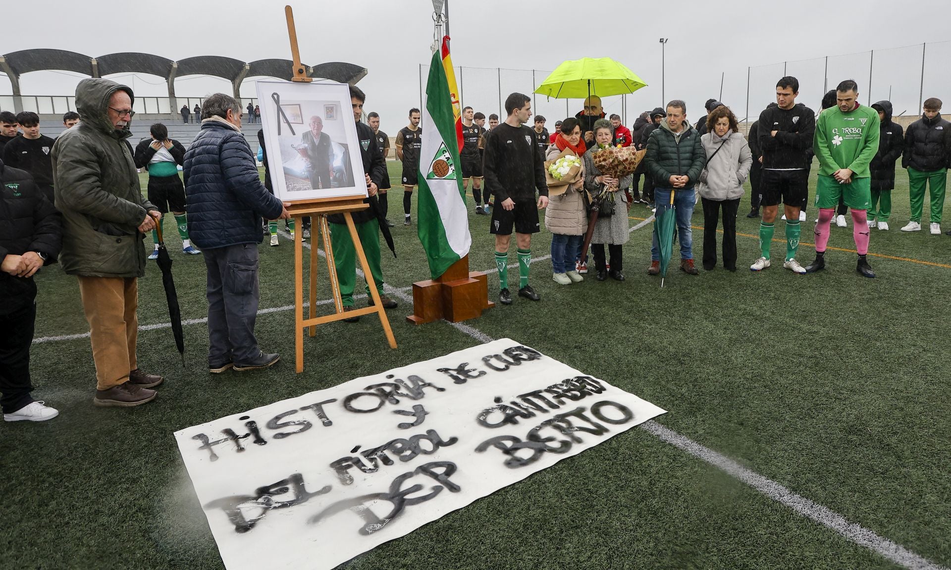 El Club honró con varios obsequios a la familia de su gran impulsor, Liberto Toca, recientemente fallecido