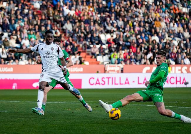 Javi Montero, durante el partido contra elAlbacete en elCarlos Belmonte.