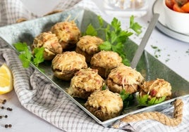 Un buen plato para «anunciar» el fin de semana: champiñones rellenos de jamón.