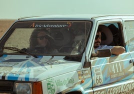 El piloto Balta Torre junto a Andrea Vasallo en el Seat Panda durante la prueba el año pasado.