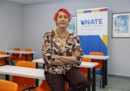 Mónica Ramos Toro, en un aula de la sede de Unate de Santander, en la calle Magallanes.